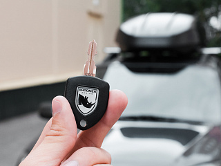 Автобокс Broomer Venture (L) 430л. АБС, текстурный пластик (Чёрный)