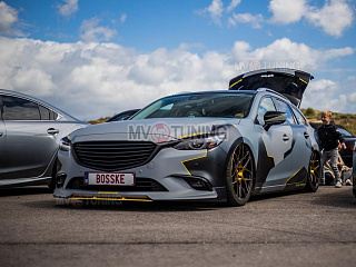 Спойлер вставка между клыками Mazda 6 (рестайлинг) / Atenza GJ (2015 - 2018)